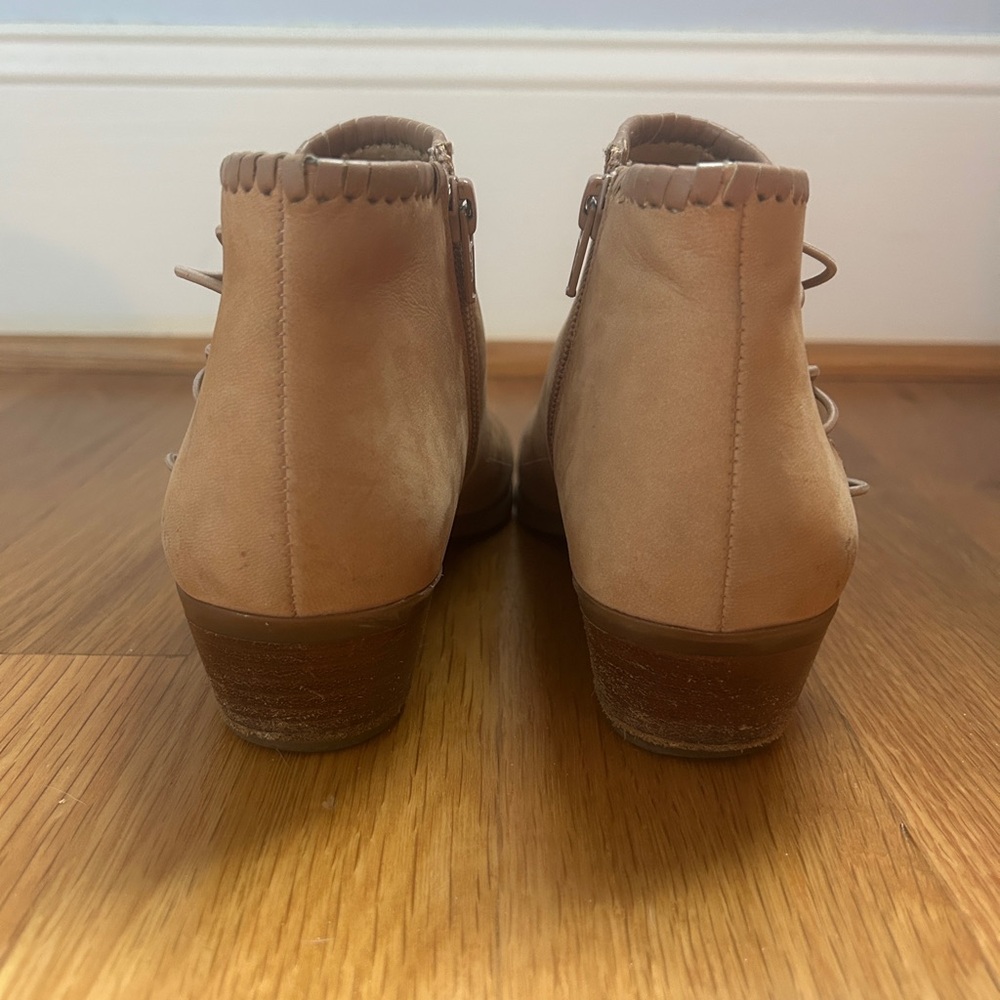 Jack Rogers Raegen Women's Tan Ankle Boots - Picture 3 of 6